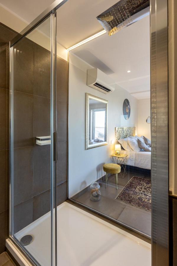 Penthouse With A Panoramic Rooftop In Trastevere With Seasonally Jacuzzi Рим Екстериор снимка