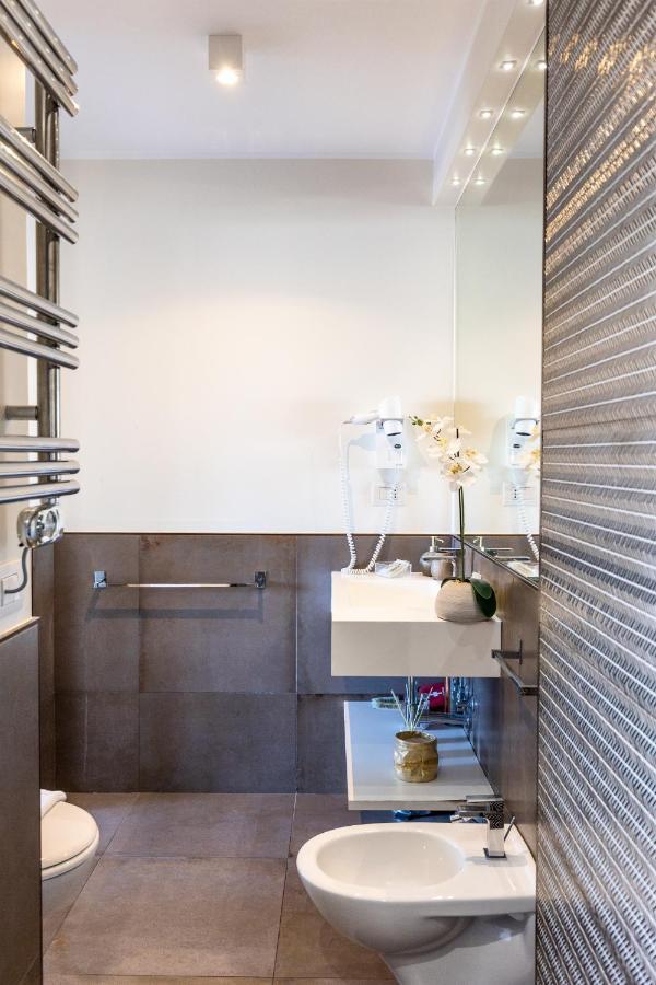 Penthouse With A Panoramic Rooftop In Trastevere With Seasonally Jacuzzi Рим Екстериор снимка