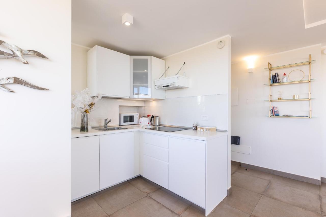 Penthouse With A Panoramic Rooftop In Trastevere With Seasonally Jacuzzi Рим Екстериор снимка