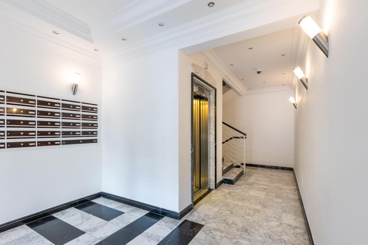 Penthouse With A Panoramic Rooftop In Trastevere With Seasonally Jacuzzi Рим Екстериор снимка